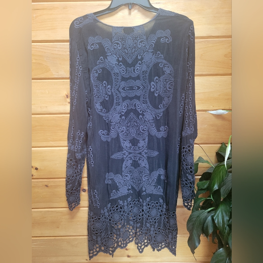 Johnny Was Exquisite Tunic Length Blouse Eyelet & Embroidery Detail Pre-loved M